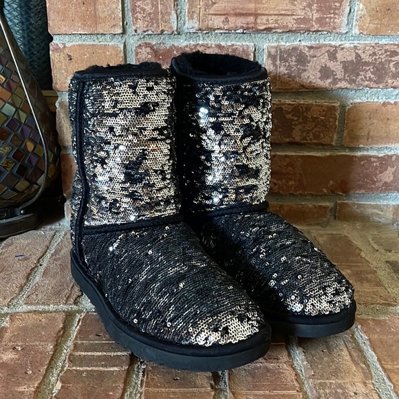 UGG Classic Short Black & Silver Sequin Boots - Picture 1 of 7